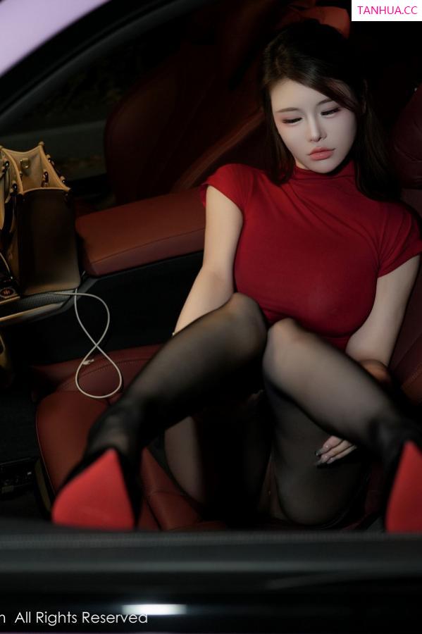 甜妮  [XiuRen]高清写真图 2024.12.06 No.9558 甜妮 黑丝美腿第27张图片